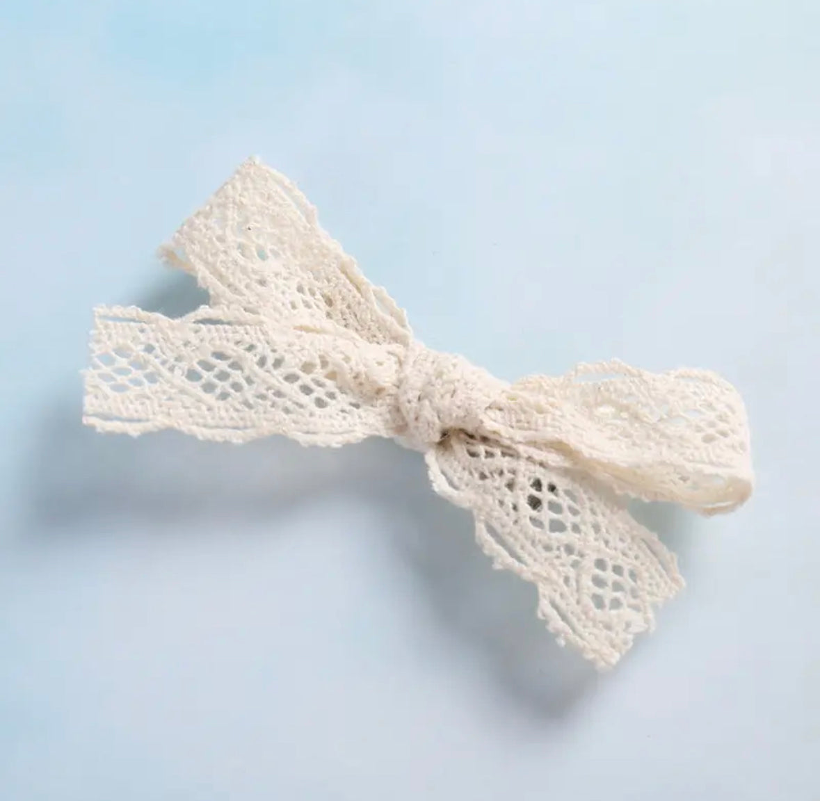 Small Lace Bow Clip (single)