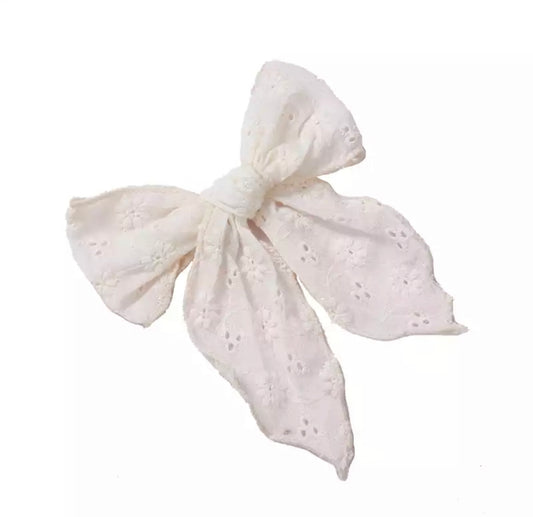 Large Broderie hair bow clip