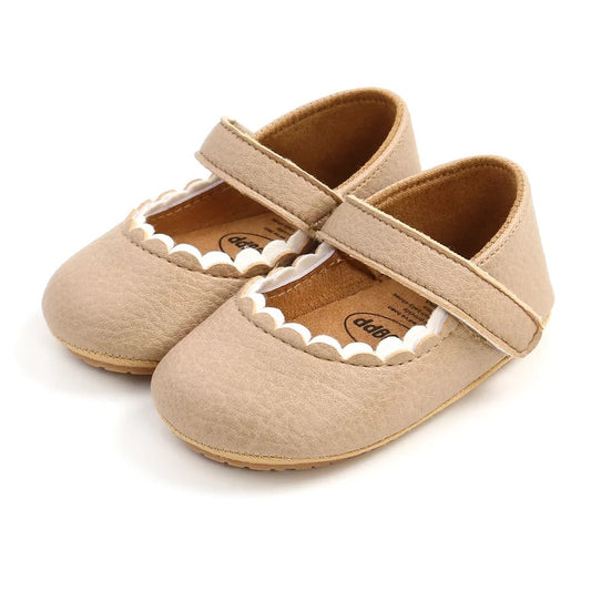 Baby girl scalloped marie jane shoes